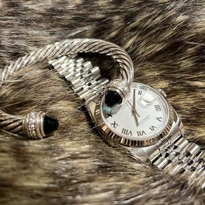 Unique David Yurman cable bracelet.